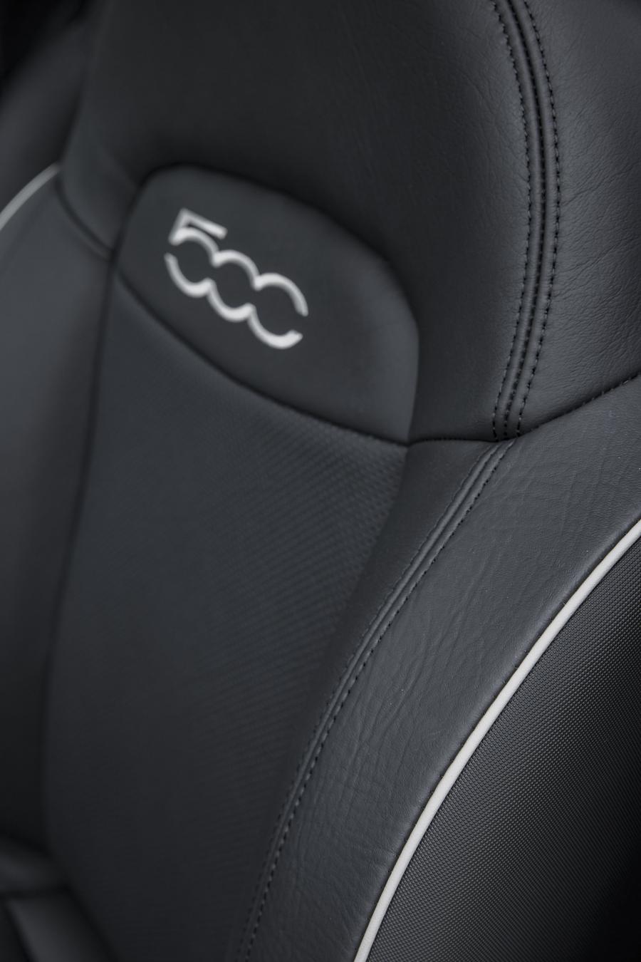 Детали интерьера Fiat 500X Trekking (334) 2019 года  (NA) (фото 8 из 47)